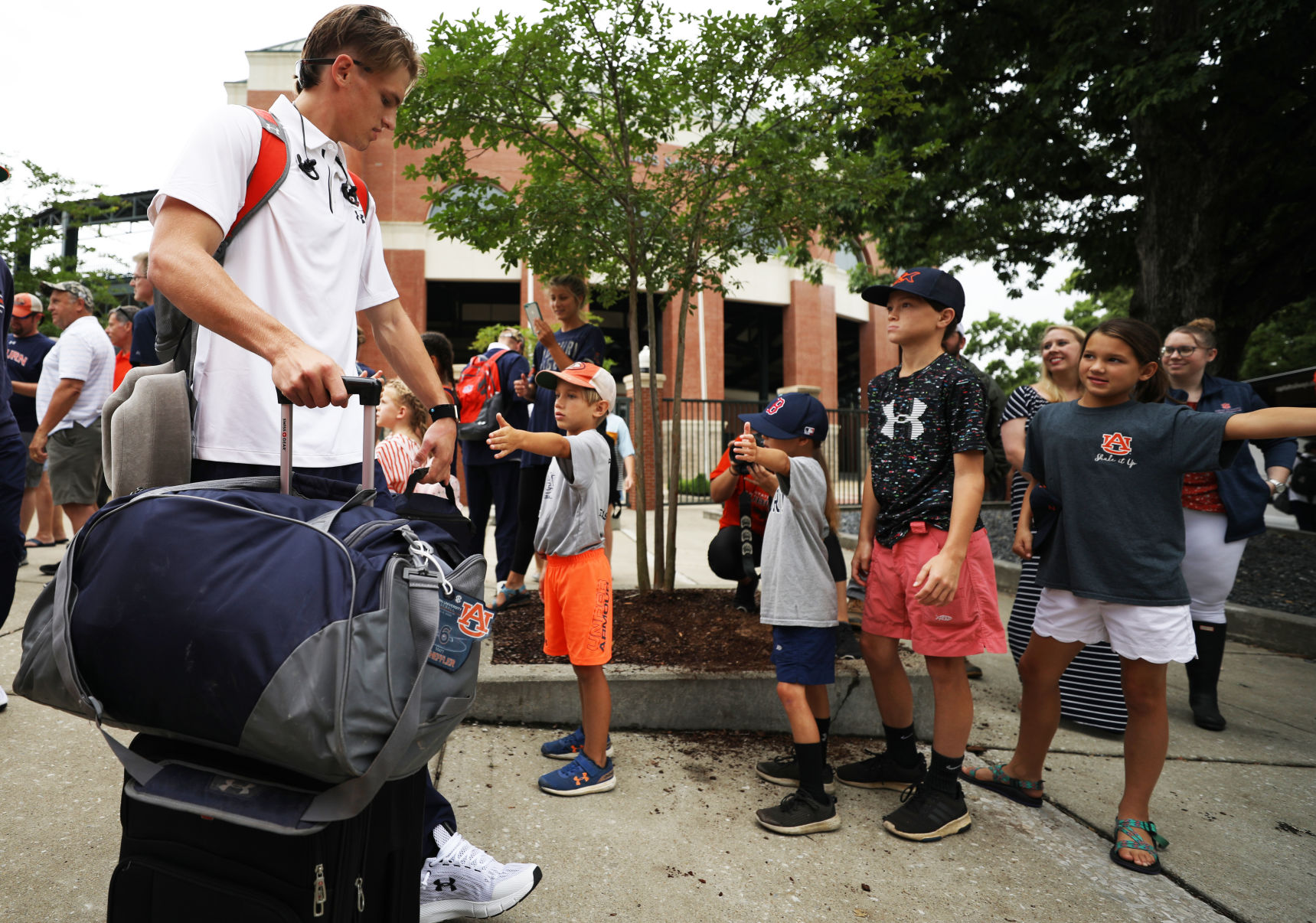 Auburn baseball Reverse Tiger Walk